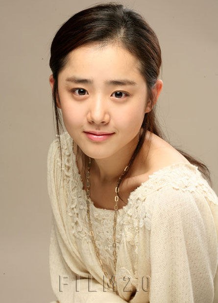 文根英 Geun-Young Moon