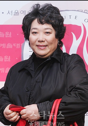 杨喜京 Hie-kyeong Yang