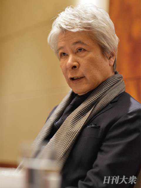 鹿贺丈史 Takeshi Kaga